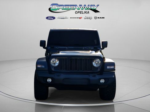 Used 2024 Jeep Wrangler Unlimited Sport AWD/4WD image 2