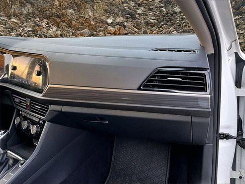 Used 2022 Volkswagen Jetta SEL image 15