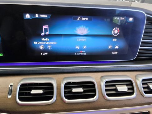 Used 2023 Mercedes-Benz GLE 450 4MATIC w/ AMG Line Exterior image 25