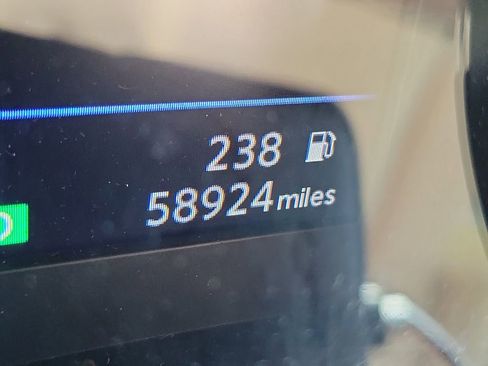 Used 2018 Nissan Rogue SL w/ Premium Package image 25