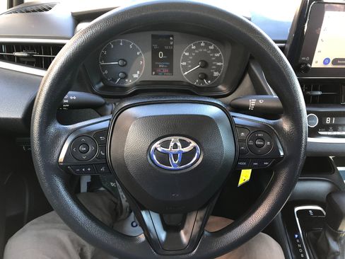 Used 2024 Toyota Corolla LE image 12