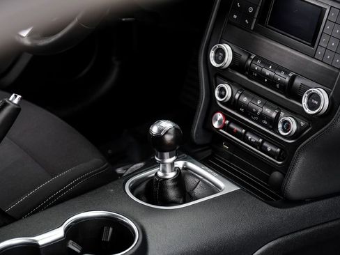 Used 2022 Ford Mustang GT RWD image 18