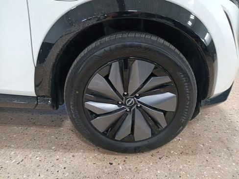 Used 2023 Nissan Ariya AWD image 37