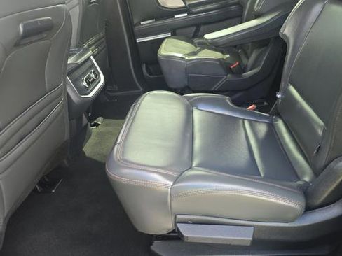 Used 2025 Ford Expedition Active image 9