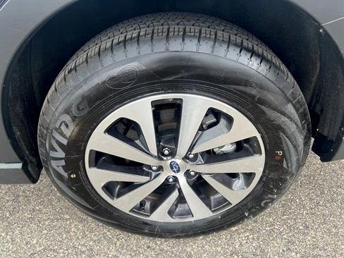 Certified 2025 Subaru Outback Premium AWD/4WD image 9