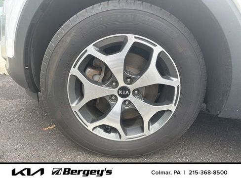 Used 2021 Kia Telluride EX image 7