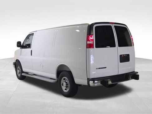 Used 2025 Chevrolet Express 2500 w/ Driver Convenience Package RWD image 18