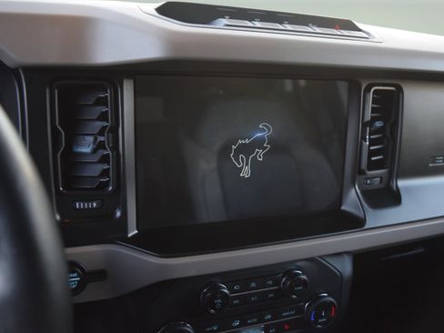 Certified 2022 Ford Bronco Wildtrak image 13