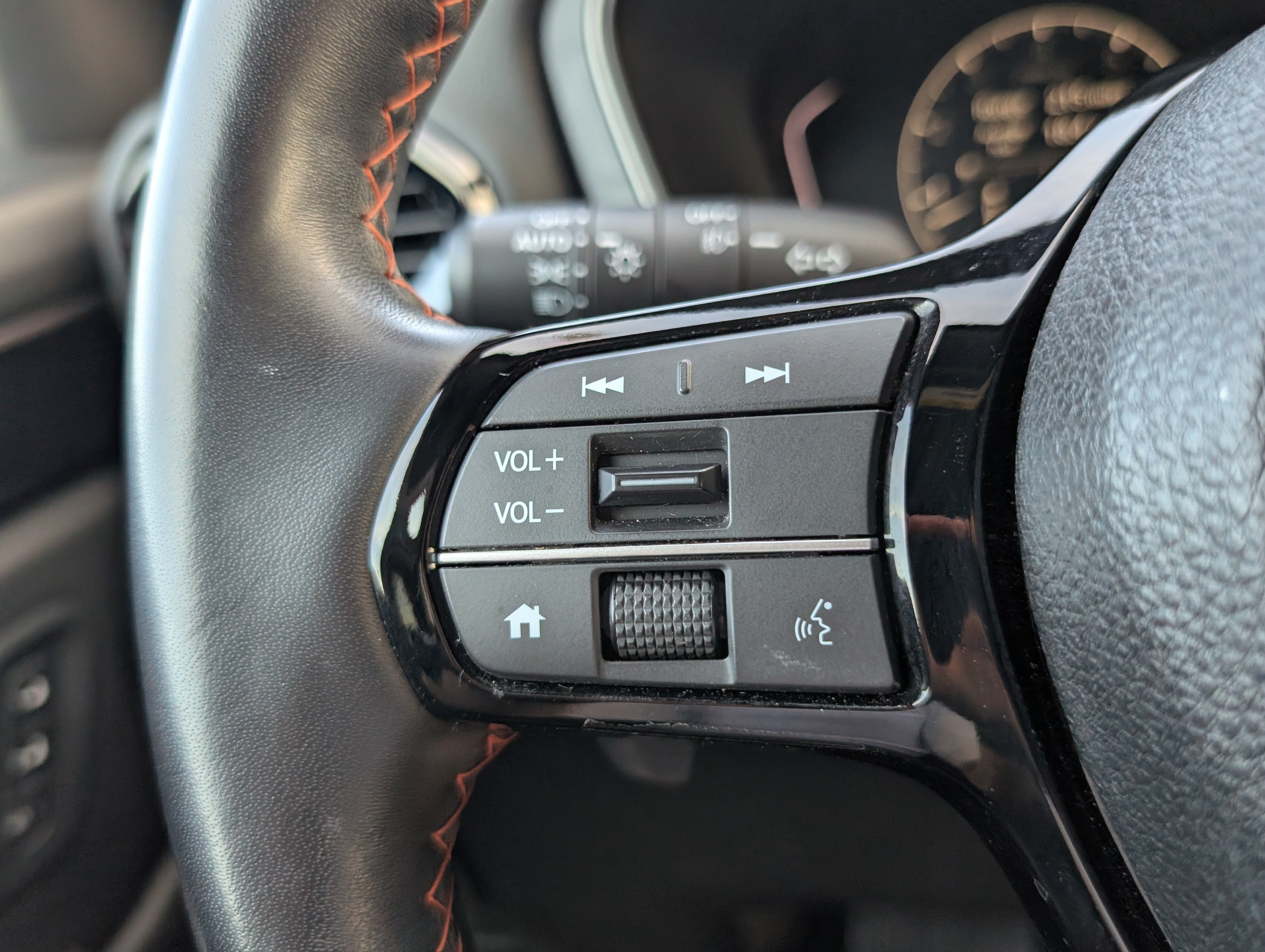 Used 2025 Honda Pilot TrailSport image 25