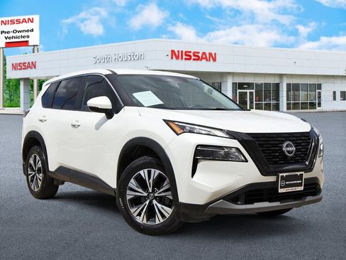 Used 2023 Nissan Rogue SV image 1