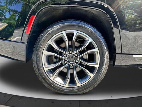Certified 2022 Jeep Grand Wagoneer Series III AWD/4WD image 37