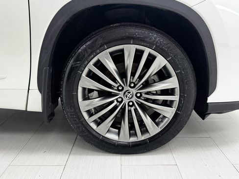 Used 2020 Toyota Highlander Platinum image 44