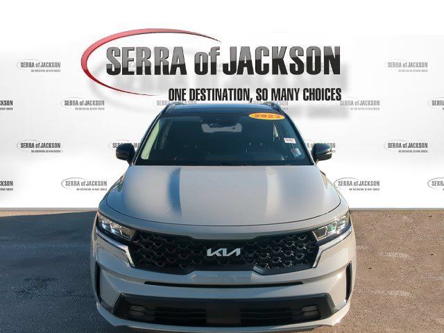Used 2023 Kia Sorento SX AWD/4WD image 2
