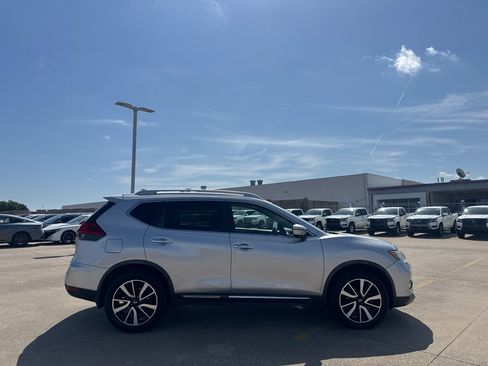 Certified 2017 Nissan Rogue SL w/ SL Premium Package AWD/4WD image 24