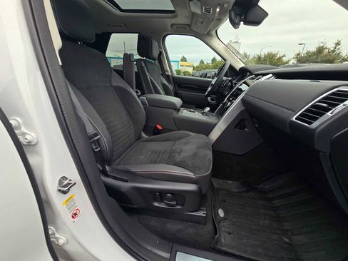 Certified 2024 Land Rover Discovery S AWD/4WD image 11