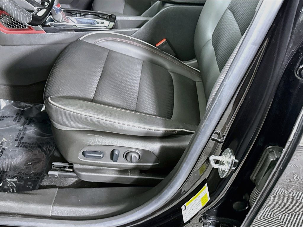 Used 2023 Chevrolet TrailBlazer RS w/ Convenience Package FWD image 24