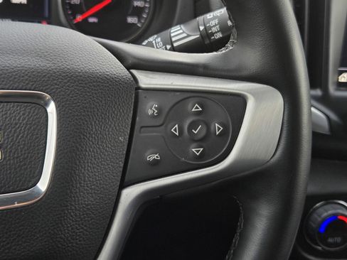 Used 2024 GMC Terrain SLT image 20