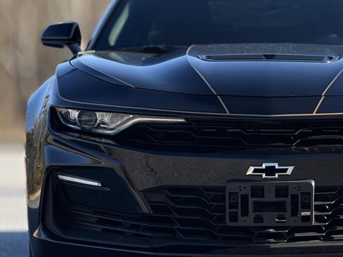 Used 2019 Chevrolet Camaro SS image 13