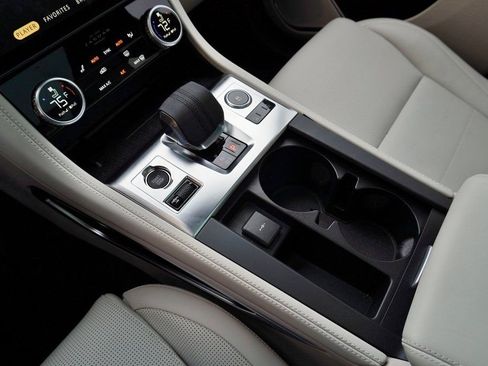 Used 2025 Jaguar F-PACE R-Dynamic S AWD/4WD image 28