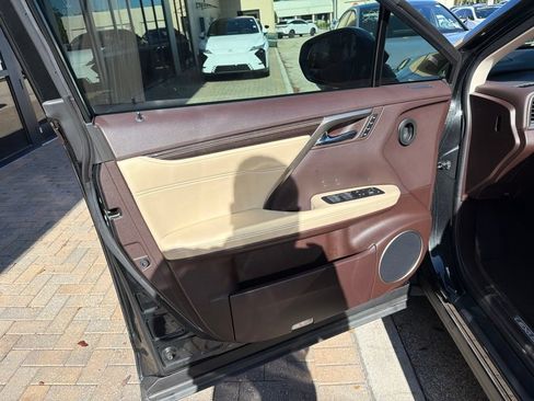Used 2019 Lexus RX 350L Luxury w/ Cold Area Package (CT) FWD image 11