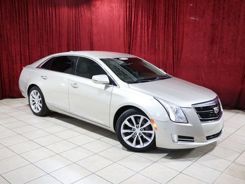 Used 2016 Cadillac XTS Luxury w/ Driver Awareness Package FWD image 2