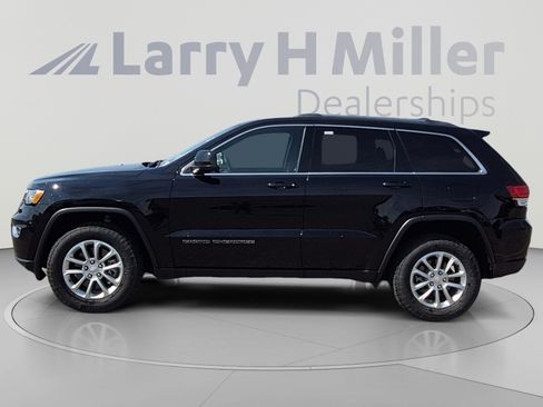 Used 2021 Jeep Grand Cherokee Laredo AWD/4WD image 2