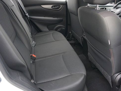 Used 2019 Nissan Rogue Sport S image 29