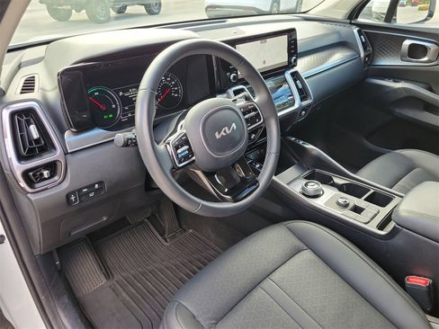 Used 2023 Kia Sorento EX image 16