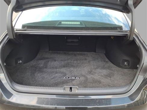 Certified 2021 Lexus ES 300h w/ Premium Package image 19