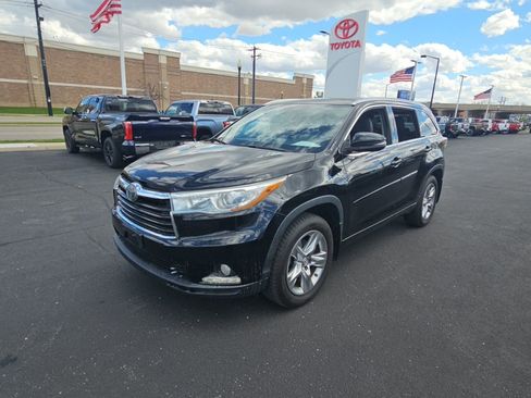 Used 2015 Toyota Highlander Limited w/ Driver Technology Package AWD/4WD image 7