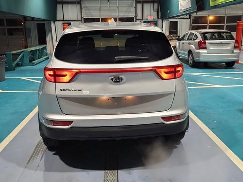 Used 2019 Kia Sportage LX image 7