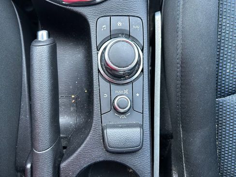 Used 2017 Toyota Yaris iA image 25