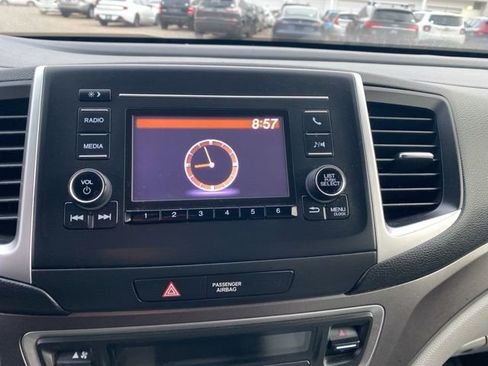 Used 2017 Honda Pilot LX image 19