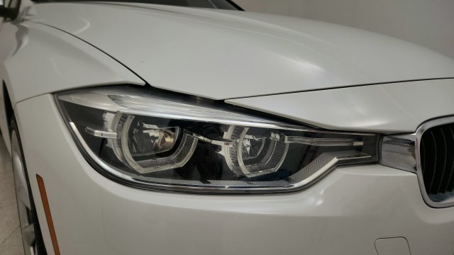Used 2018 BMW 320i xDrive Sedan AWD/4WD image 22