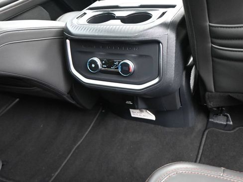 Used 2025 Ford Expedition Max Active RWD image 16