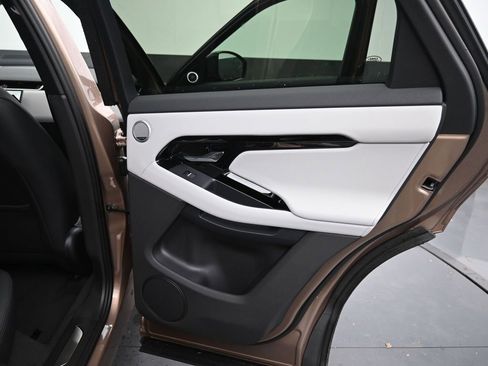 New 2026 Land Rover Range Rover Evoque Dynamic SE AWD/4WD image 13