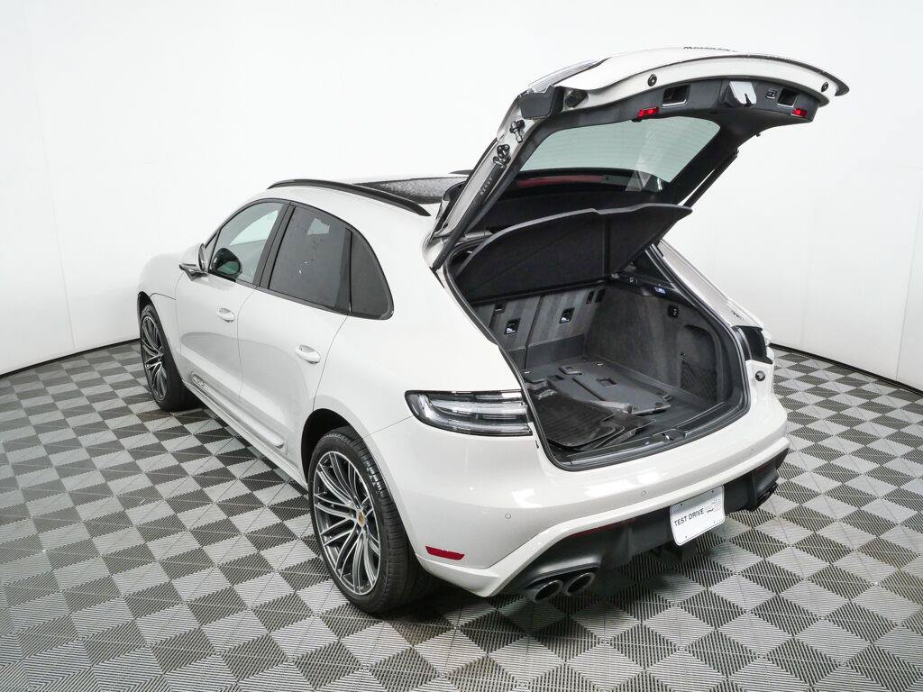 Certified 2026 Porsche Macan GTS AWD/4WD image 35