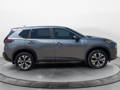 Used 2023 Nissan Rogue SV w/ SV Premium B Package FWD image 5