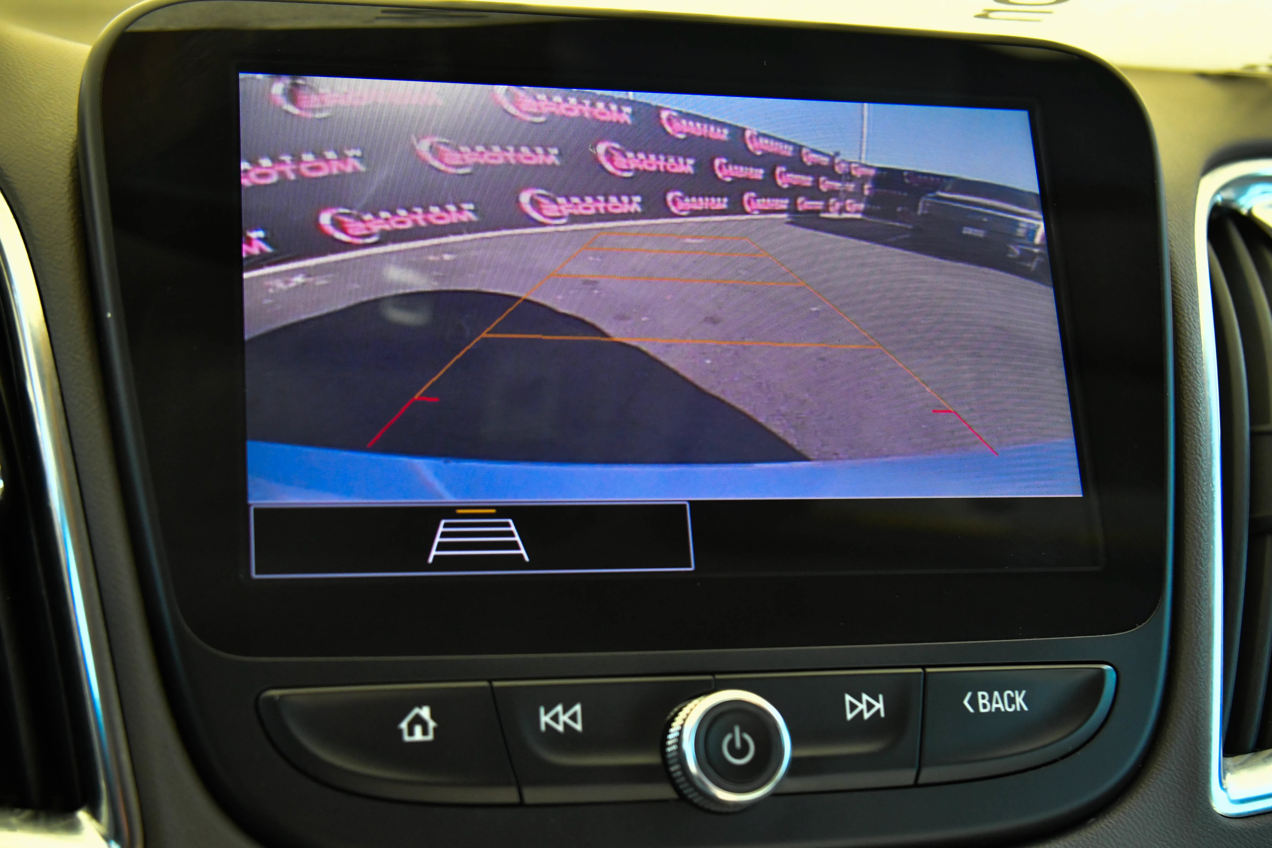 Used 2021 Chevrolet Malibu LT FWD image 18