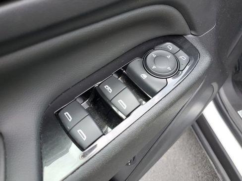Certified 2023 Chevrolet Equinox Premier AWD/4WD image 21