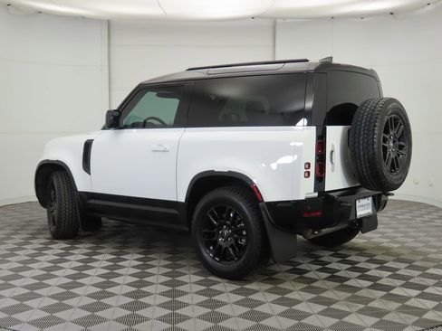 Certified 2023 Land Rover Defender 90 X-Dynamic SE image 7