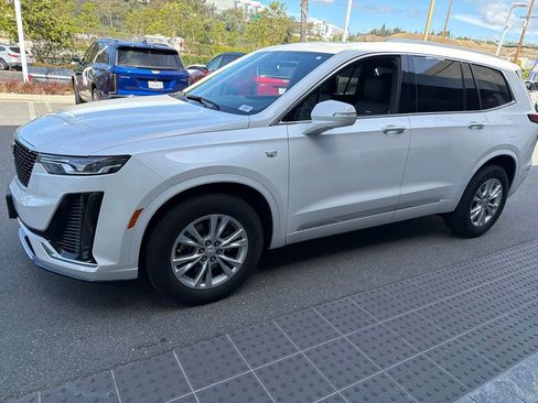 Certified 2023 Cadillac XT6 Luxury FWD image 3
