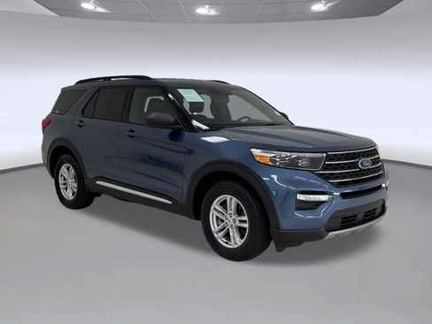 Certified 2020 Ford Explorer XLT w/ Equipment Group 202A AWD/4WD image 7