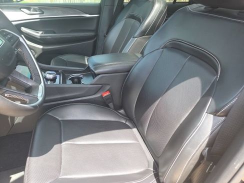 Used 2024 Jeep Grand Cherokee Limited w/ Luxury Tech Group II AWD/4WD image 5