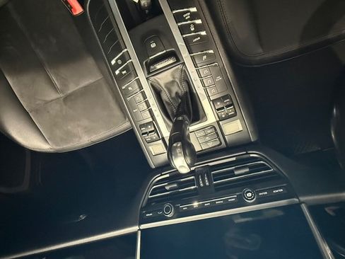 Used 2020 Porsche Macan AWD/4WD image 13