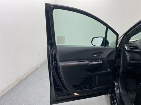 Used 2023 Toyota Sienna XSE w/ XSE Plus Package AWD/4WD image 28