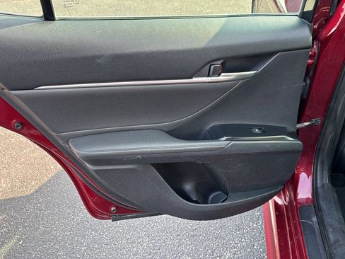 Used 2018 Toyota Camry XSE FWD image 18