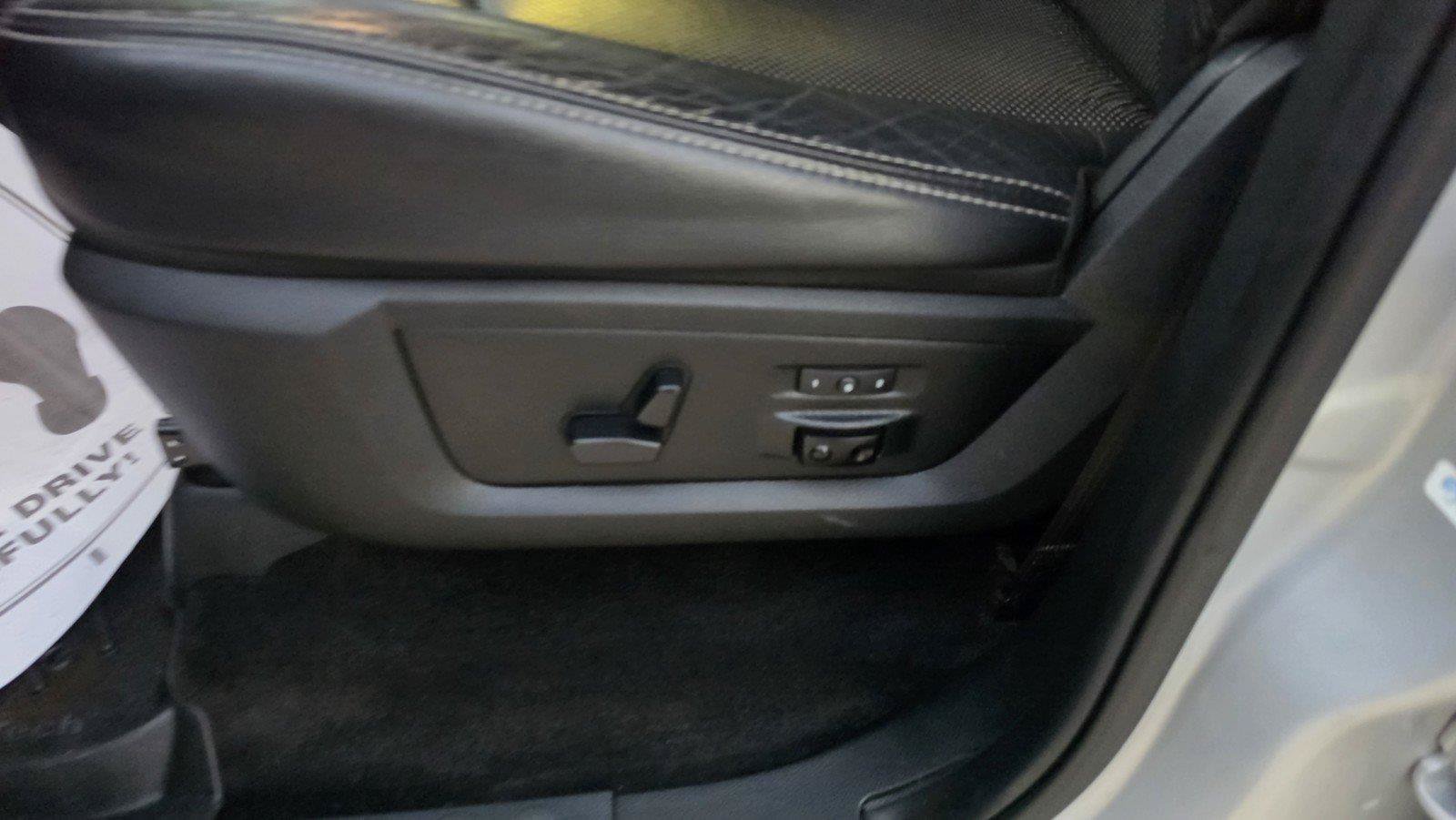 Used 2017 RAM 1500 Laramie AWD/4WD image 11