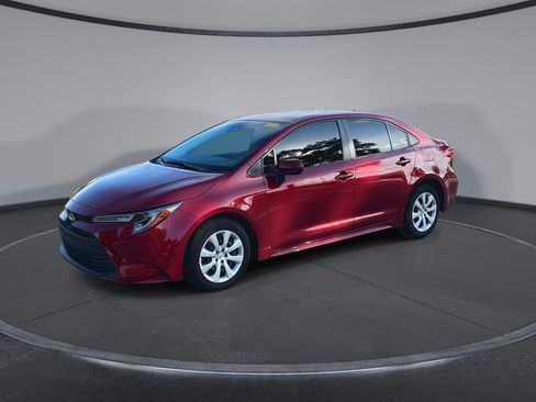 Used 2023 Toyota Corolla LE FWD image 4