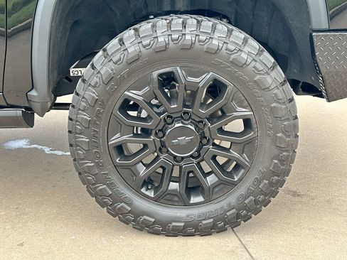Used 2025 Chevrolet Silverado 2500 High Country w/ Midnight Edition AWD/4WD image 10